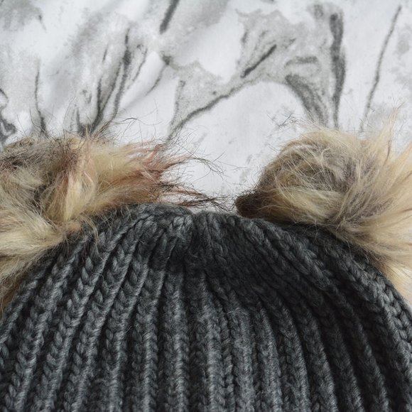David and Young Grey Double‎ Pom Pom Beanie - Picture 3 of 7